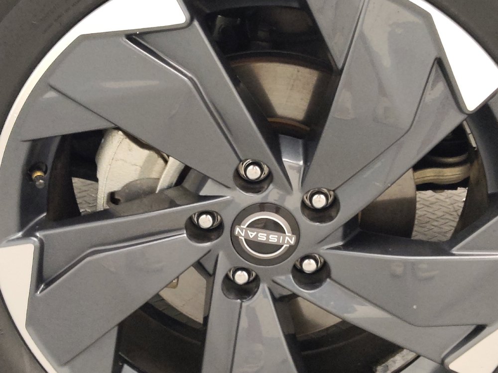 Used 2025 Nissan Rogue SV AWD/4WD image 31