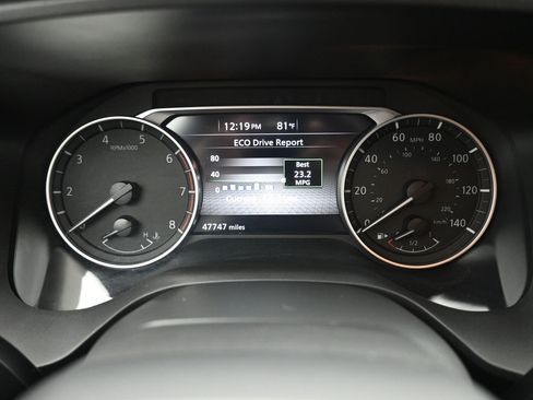 Used 2025 Nissan Rogue SV FWD image 13