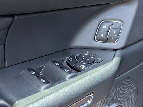 Used 2023 Ford Expedition Platinum AWD/4WD image 11