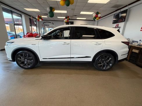 Used 2023 Acura MDX A-Spec image 10