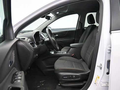 Used 2024 Chevrolet Equinox LT image 41