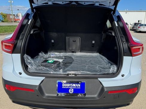 New 2026 Volvo XC40 B5 Plus w/ Protection Package Premier image 15