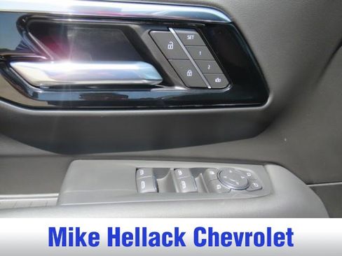 Used 2026 Chevrolet Tahoe Premier AWD/4WD image 13