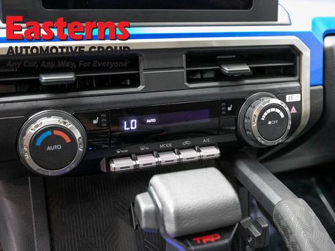 Used 2025 Toyota Tacoma TRD Off-Road AWD/4WD image 19