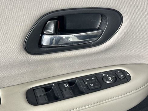 Used 2018 Honda HR-V LX image 13