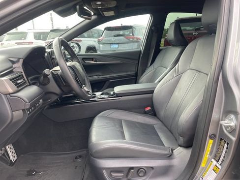 Used 2025 Toyota Camry XSE w/ Premium Package FWD image 9
