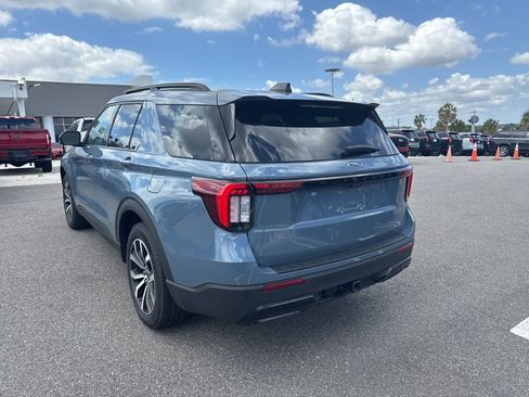 Used 2025 Ford Explorer ST-Line w/ Premium Package image 3