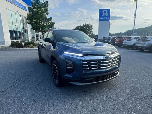 Used 2026 Chevrolet Equinox LT w/ Convenience Package II AWD/4WD image 2