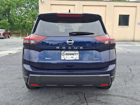 Used 2025 Nissan Rogue SV AWD/4WD image 5