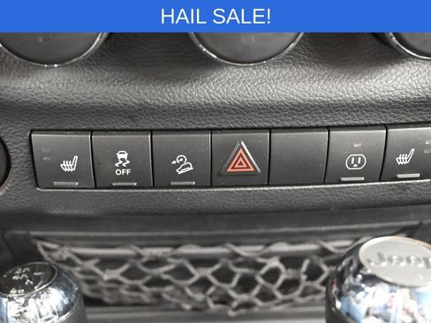 Used 2014 Jeep Wrangler Unlimited Sahara image 23