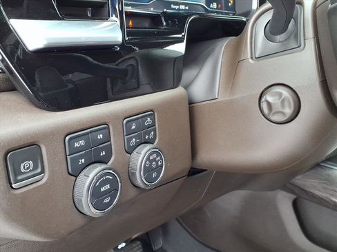 Certified 2022 Chevrolet Silverado 1500 LTZ w/ Z71 Off-Road Package image 20