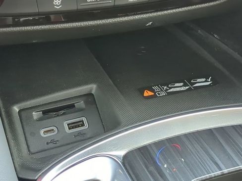 Used 2022 Buick Enclave Essence w/ Experience Buick Package image 22