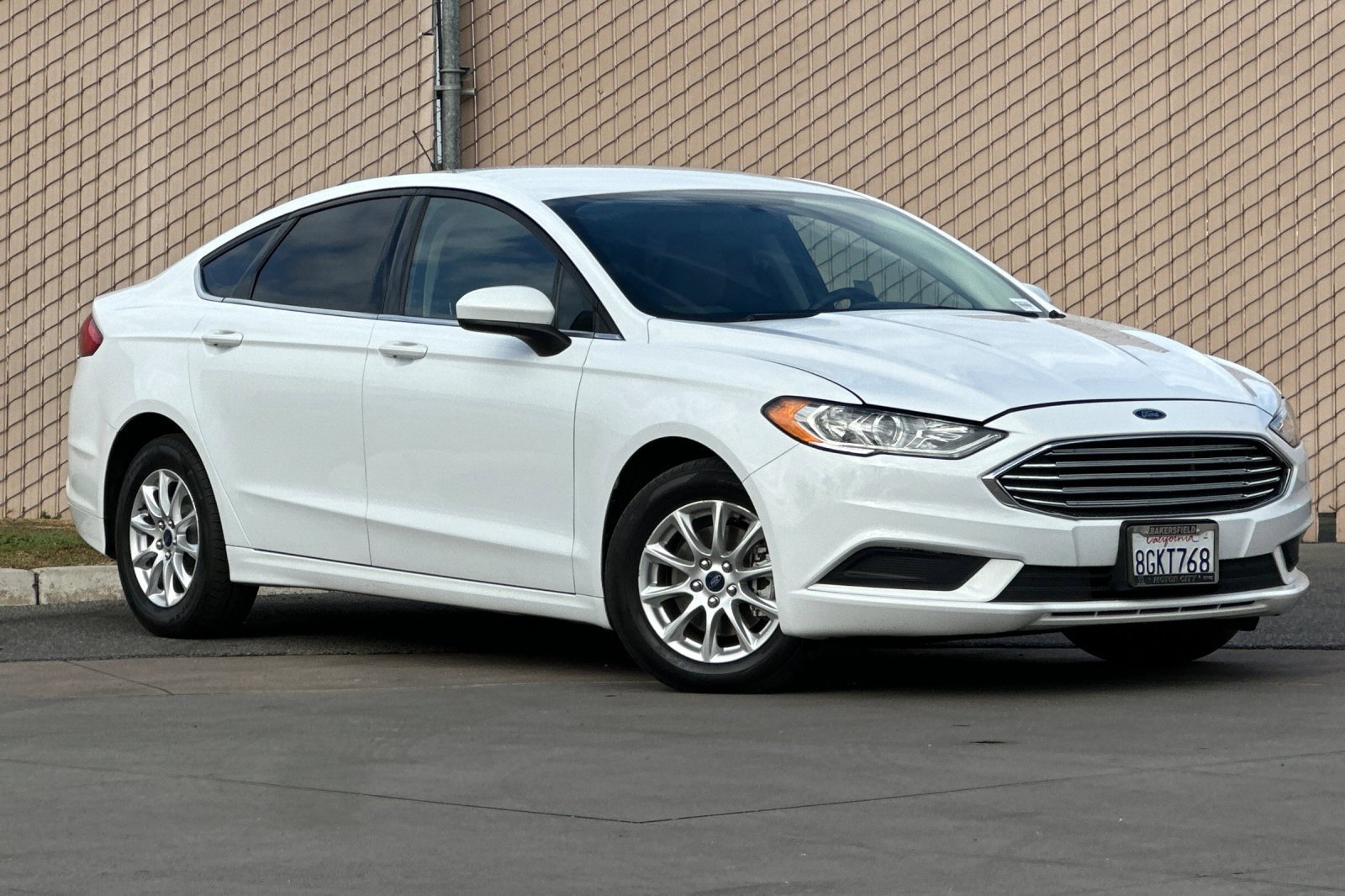 Used 2018 Ford Fusion S FWD image 2