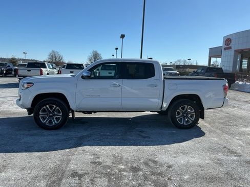 Used 2019 Toyota Tacoma Limited image 8