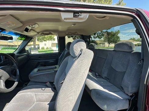 Used 2005 GMC Sierra 2500 SLE w/ Heavy-Duty Power Package AWD/4WD image 10