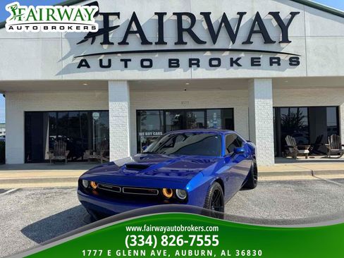Used 2021 Dodge Challenger R/T RWD image 1