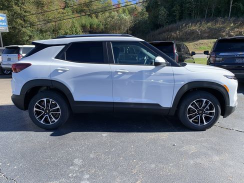 New 2026 Chevrolet TrailBlazer LT w/ Driver Confidence Package image 2