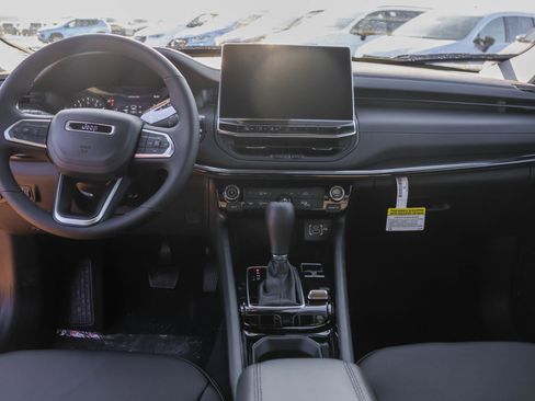 New 2026 Jeep Compass Latitude image 14