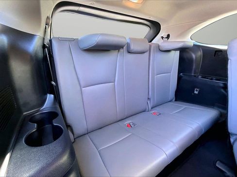 Used 2023 Toyota Highlander XLE FWD image 25