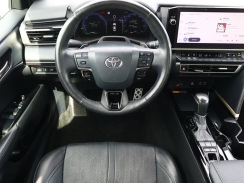 Used 2025 Toyota Camry XSE w/ Premium Plus Package AWD/4WD image 7