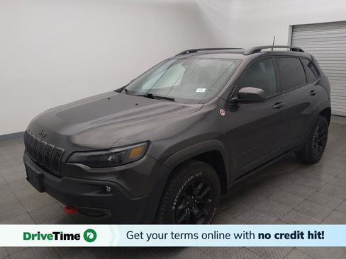 Used 2019 Jeep Cherokee Trailhawk w/ Cold Weather Group AWD/4WD image 1