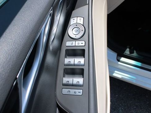 Used 2022 Genesis G80 2.5T AWD/4WD image 11