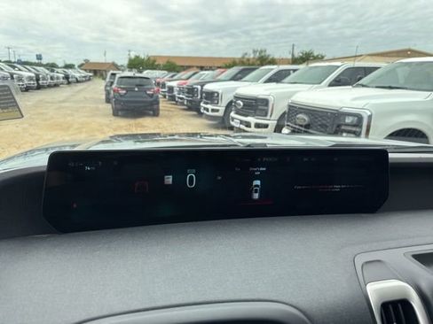 Used 2025 Ford Expedition Max Active AWD/4WD image 23