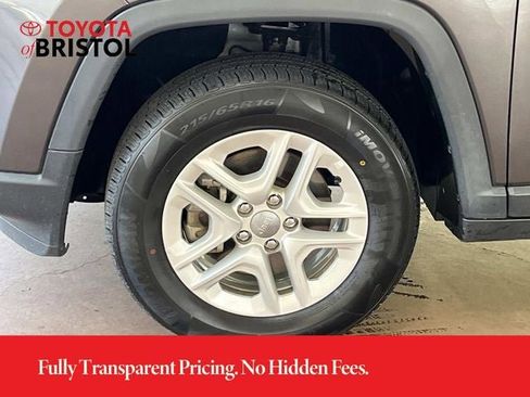 Used 2018 Jeep Compass Sport w/ Tech Group AWD/4WD image 11