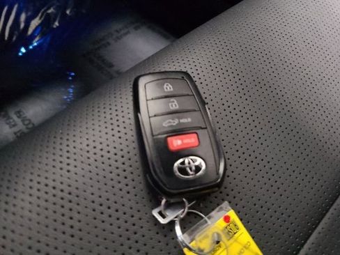 Used 2023 Toyota Tundra Platinum AWD/4WD image 41