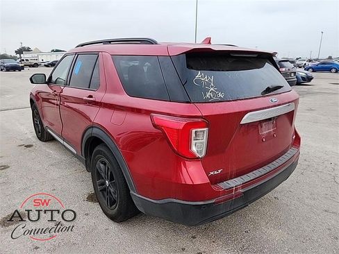 Used 2020 Ford Explorer XLT image 6