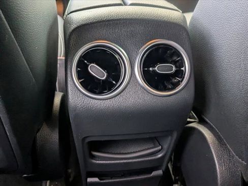 Certified 2022 Mercedes-Benz GLB 250 4MATIC image 16