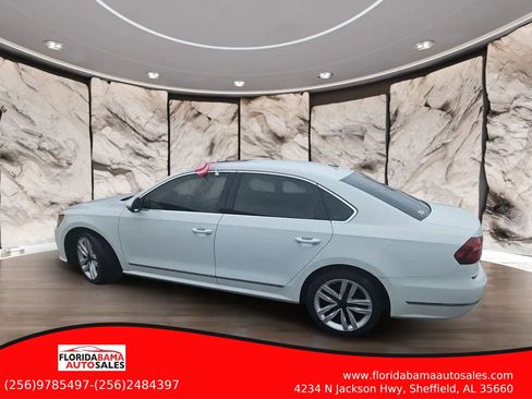 Used 2017 Volkswagen Passat 1.8T SE image 3