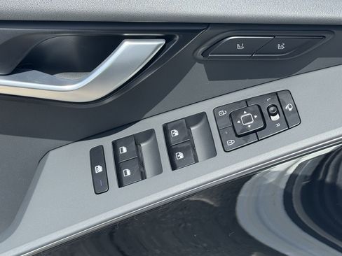 New 2025 Kia Niro SX image 18