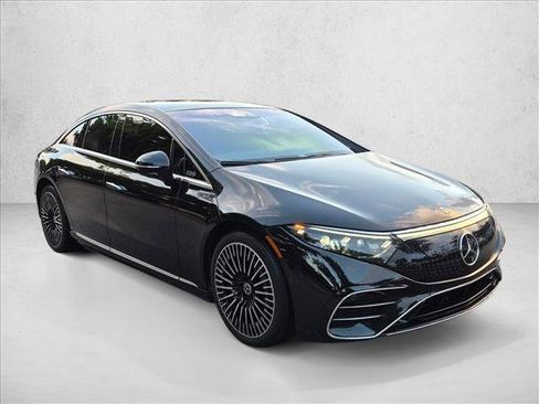 Used 2023 Mercedes-Benz EQS 580 4MATIC Sedan image 3