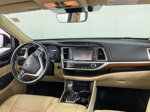 Used 2017 Toyota Highlander Limited Platinum w/ Carpet Mat Package AWD/4WD image 40