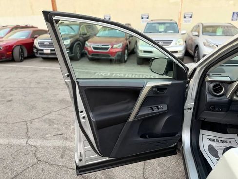 Used 2013 Toyota RAV4 XLE image 20