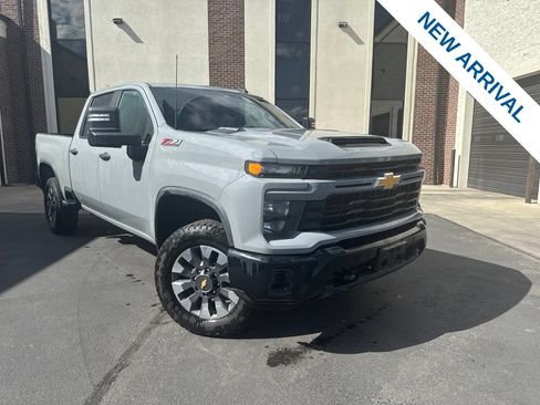 Used 2025 Chevrolet Silverado 2500 Custom w/ Custom Value Package AWD/4WD image 1