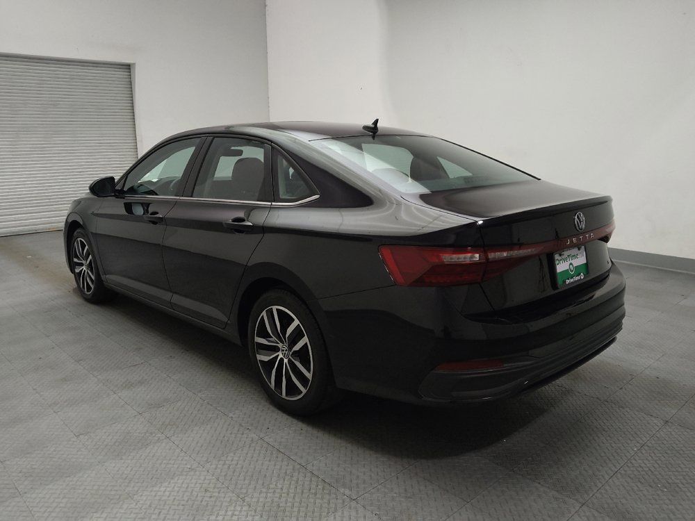Used 2025 Volkswagen Jetta SE FWD image 5