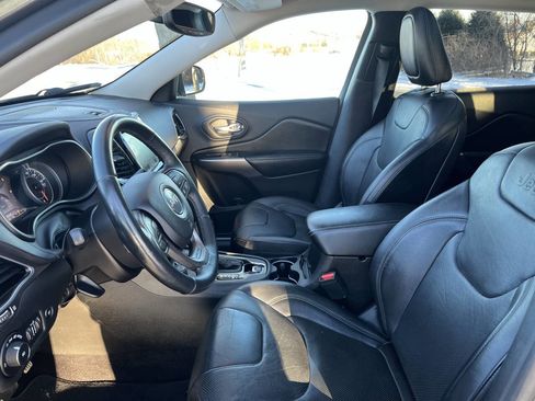 Used 2019 Jeep Cherokee Limited w/ Luxury Group image 13