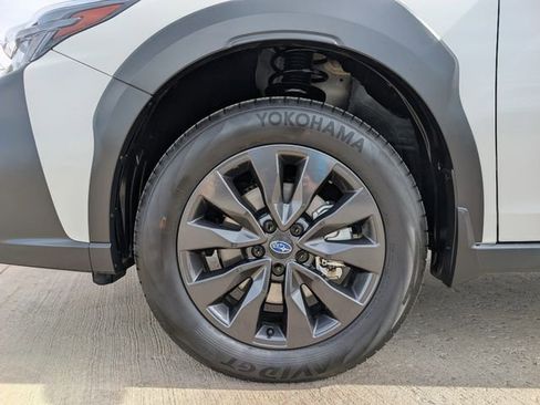 Certified 2025 Subaru Outback Onyx Edition w/ Popular Package #2 image 10