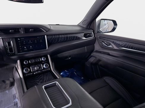 Used 2023 GMC Yukon XL Denali image 26