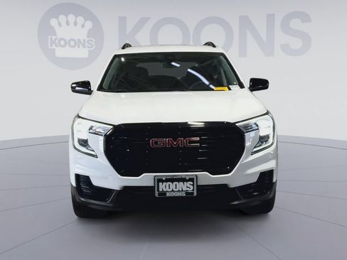 Used 2023 GMC Terrain SLE w/ Driver Convenience Package AWD/4WD image 4