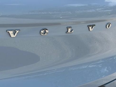 Certified 2024 Volvo XC40 B5 Core AWD/4WD image 9