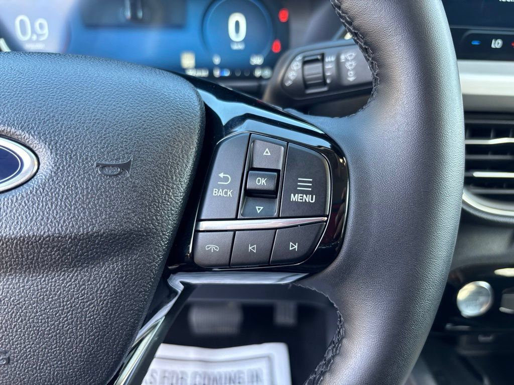 Used 2025 Ford Escape Platinum AWD/4WD image 17