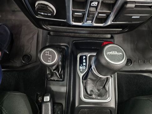 Used 2021 Jeep Gladiator Sport image 19