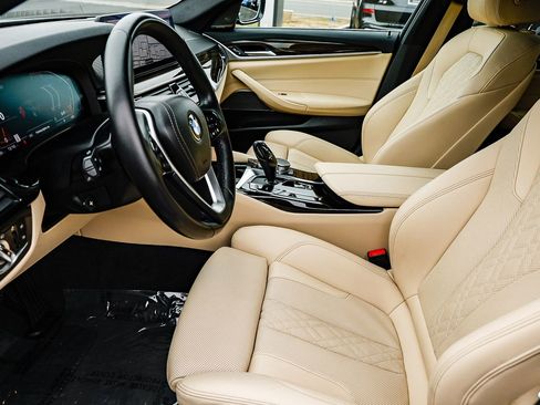 Used 2021 BMW 530i 530i w/ Premium Package image 19