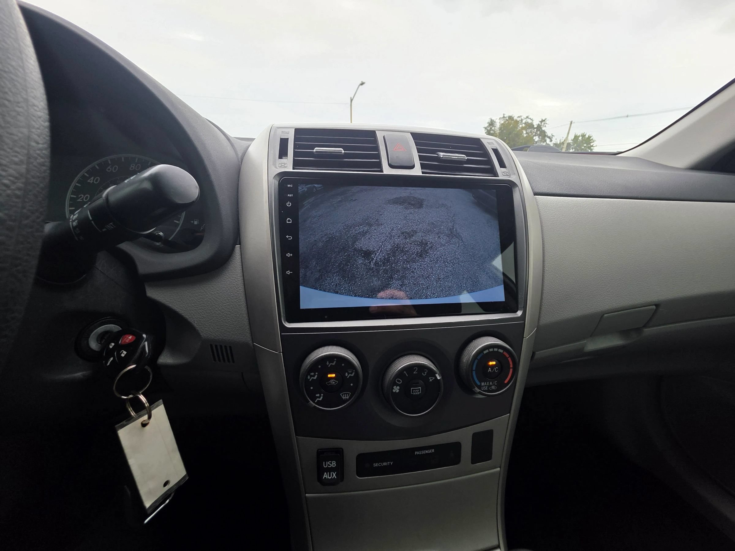 Used 2013 Toyota Corolla LE FWD image 24