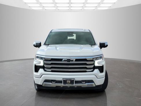 Used 2024 Chevrolet Silverado 1500 High Country w/ Technology Package AWD/4WD image 2