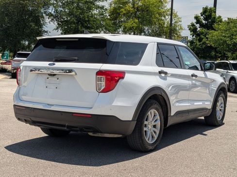 Used 2021 Ford Explorer 2WD image 2