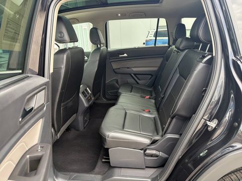 Certified 2022 Volkswagen Atlas SE w/ Panoramic Sunroof Package AWD/4WD image 14